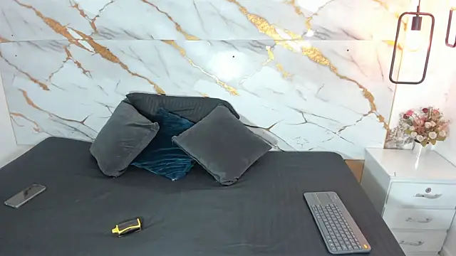 Snapshot of alise_rouse chatting on 2, 10, 2025 alise rouse online show from 2, 10, 2025