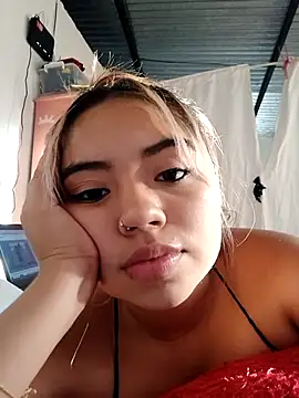 Snapshot of Emily__Hott chatting on 2, 11, 2025 Emily  Hott online show from 2, 11, 2025