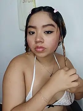 Emily  Hott online show from 22, 5, 2026