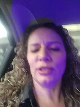 Nina vallon online show from 6, 7, 2026