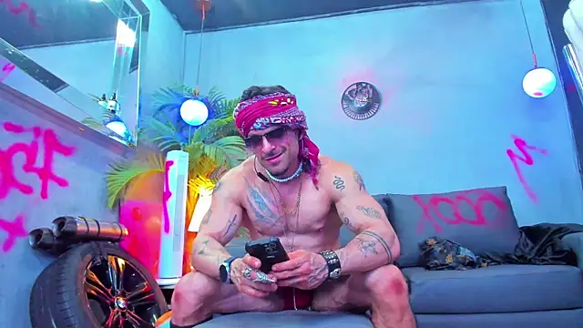 Snapshot of dennis_cox1 chatting on 16, 9, 2025 dennis cox1 online show from 16, 9, 2025