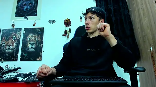 javiersexymann online show from 5, 3, 2025