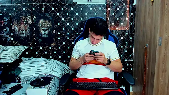 javiersexymann online show from 20, 2, 2026