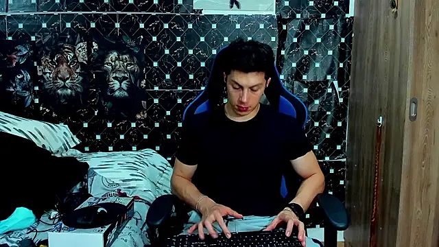 javiersexymann online show from 5, 3, 2026