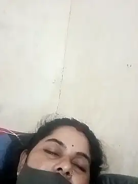 Snapshot of JULEE-740 chatting on 13, 10, 2025 JULEE-740 online show from 13, 10, 2025