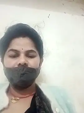 Snapshot of JULEE-740 chatting on 4, 12, 2025 JULEE-740 online show from 4, 12, 2025