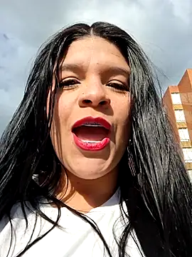 Eiimy pretty online show from 29, 9, 2025