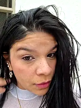 Eiimy pretty online show from 4, 10, 2025