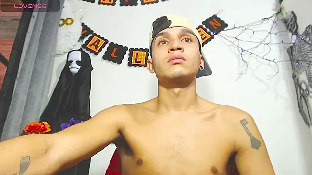 Angel latinboy online show from 23, 10, 2025