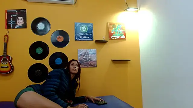 skinnyverus18 online show from 15, 9, 2025