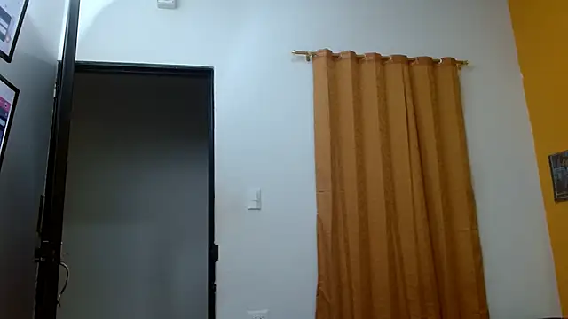 skinnyverus18 online show from 20, 9, 2025