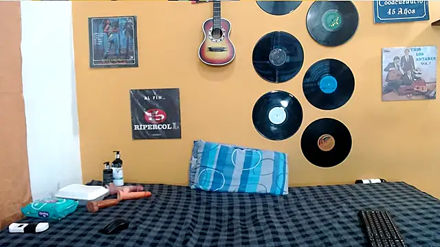 skinnyverus18 online show from 16, 4, 2026