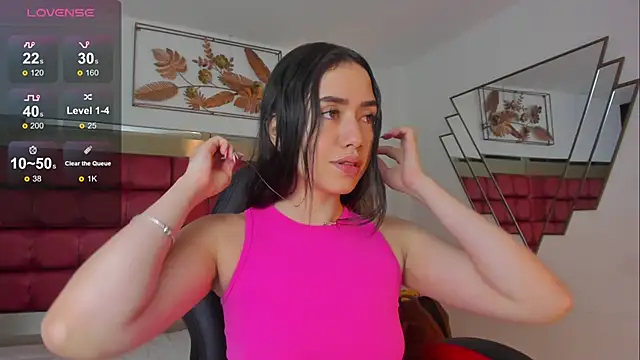 Snapshot of SaraWagner_ chatting on 18, 12, 2025 SaraWagner online show from 18, 12, 2025