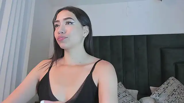 Snapshot of SaraWagner_ chatting on 20, 12, 2025 SaraWagner online show from 20, 12, 2025