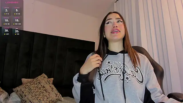 Snapshot of SaraWagner_ chatting on 23, 12, 2025 SaraWagner online show from 23, 12, 2025