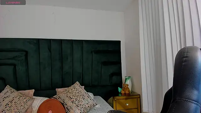 Snapshot of SaraWagner_ chatting on 6, 2, 2026 SaraWagner online show from 6, 2, 2026