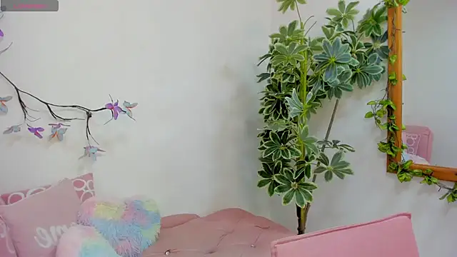 Snapshot of SaraWagner_ chatting on 8, 2, 2026 SaraWagner online show from 8, 2, 2026