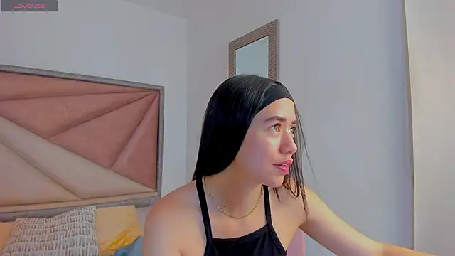 Snapshot of SaraWagner_ chatting on 3, 3, 2026 SaraWagner online show from 3, 3, 2026