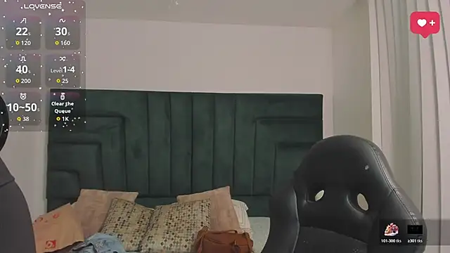 Snapshot of SaraWagner_ chatting on 1, 4, 2026 SaraWagner online show from 1, 4, 2026