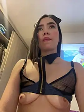 Snapshot of SaraWagner_ chatting on 6, 4, 2026 SaraWagner online show from 6, 4, 2026