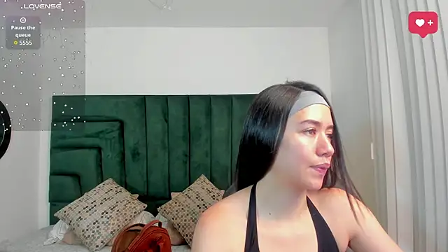 Snapshot of SaraWagner_ chatting on 13, 4, 2026 SaraWagner online show from 13, 4, 2026