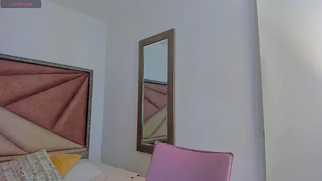 Snapshot of SaraWagner_ chatting on 16, 4, 2026 SaraWagner online show from 16, 4, 2026