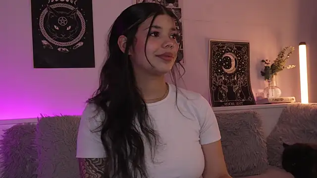 sophieee art online show from 7, 10, 2025