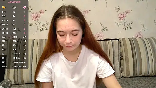 Snapshot of KissKarina chatting on 2, 10, 2025 KissKarina online show from 2, 10, 2025
