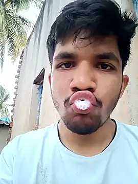 Snapshot of sexofbro chatting on 28, 10, 2025 sexofbro online show from 28, 10, 2025