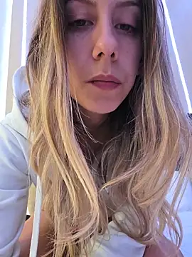 Snapshot of PetiteSecrets chatting on 10, 11, 2025 PetiteSecrets online show from 10, 11, 2025