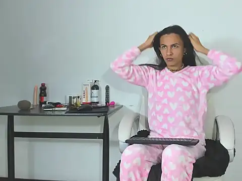 Aisha hotts777 online show from 12, 9, 2025