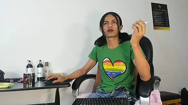 Aisha hotts777 online show from 28, 11, 2025