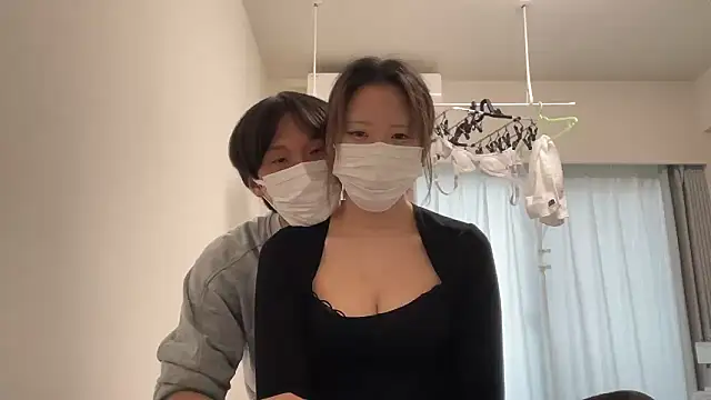 Snapshot of reon_reonreon chatting on 18, 11, 2025 reon reonreon online show from 18, 11, 2025