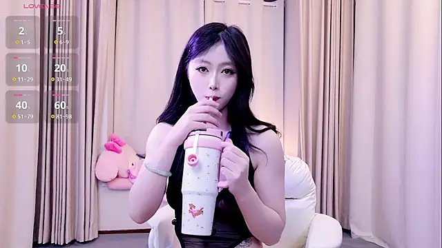 Snapshot of niannian18 chatting on 18, 11, 2025 niannian18 online show from 18, 11, 2025