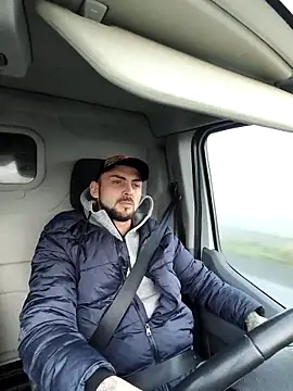 papichulo0099 online show from 18, 12, 2025