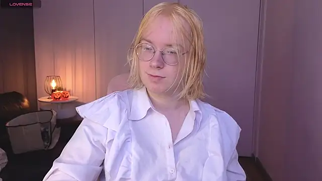 Amanda Butlerr online show from 28, 5, 2026