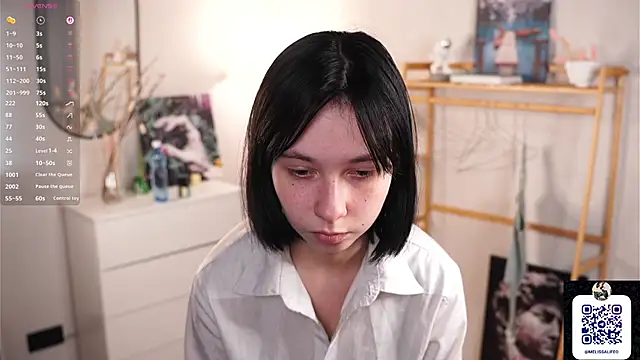 Snapshot of SuzanneHowse chatting on 12, 10, 2025 SuzanneHowse online show from 12, 10, 2025