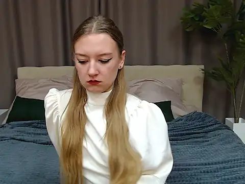 DarcyWilsy online show from 9, 11, 2025