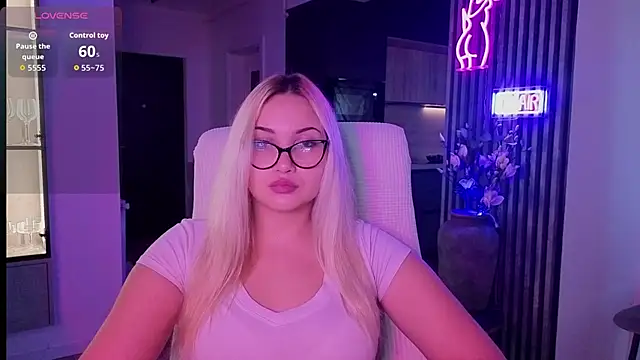 Snapshot of adrelaxina chatting on 25, 11, 2025 adrelaxina online show from 25, 11, 2025