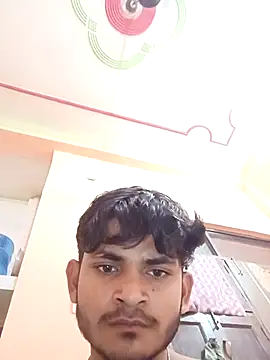 Snapshot of Roopacouple9 chatting on 15, 10, 2025 Roopacouple9 online show from 15, 10, 2025