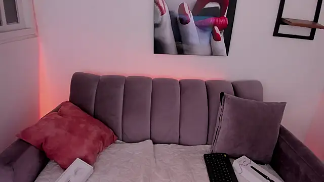 Mia zafir online show from 9, 9, 2025