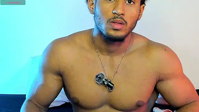 Snapshot of zarek_lux chatting on 2, 10, 2025 zarek lux online show from 2, 10, 2025