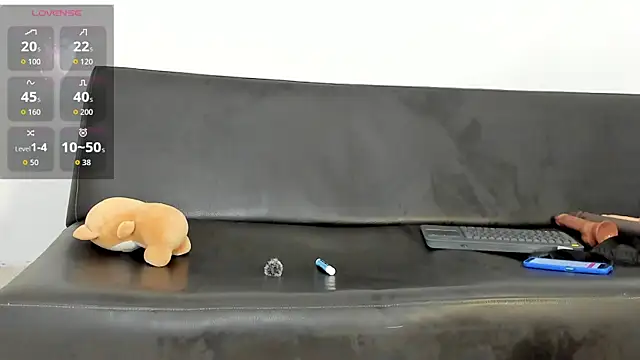 Snapshot of zarek_lux chatting on 8, 11, 2025 zarek lux online show from 8, 11, 2025