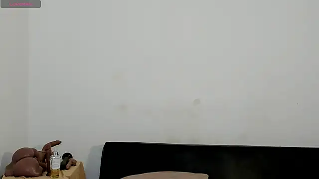 Snapshot of zarek_lux chatting on 30, 11, 2025 zarek lux online show from 30, 11, 2025