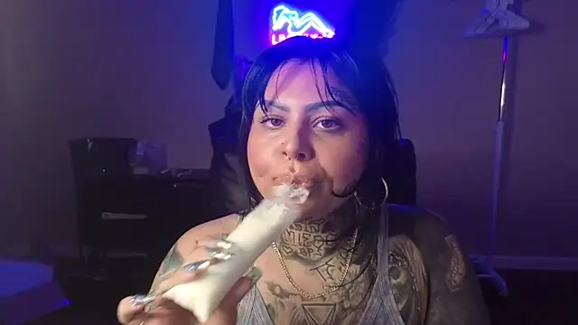 Snapshot of chicanachic13 chatting on 3, 5, 2026 chicanachic13 online show from 3, 5, 2026