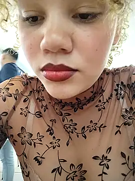 SirenRouge 69 online show from 11, 2, 2026