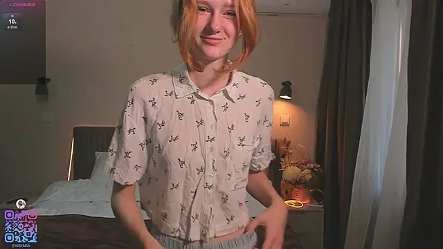 Snapshot of BreezeJam chatting on 15, 9, 2025 BreezeJam online show from 15, 9, 2025