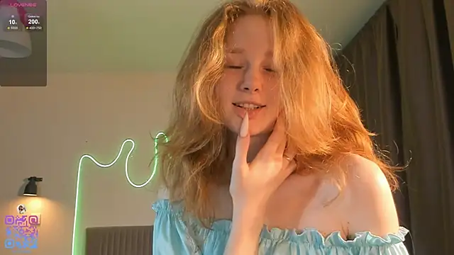 Snapshot of BreezeJam chatting on 14, 10, 2025 BreezeJam online show from 14, 10, 2025