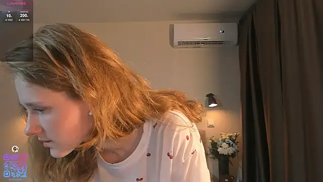 Snapshot of BreezeJam chatting on 17, 10, 2025 BreezeJam online show from 17, 10, 2025