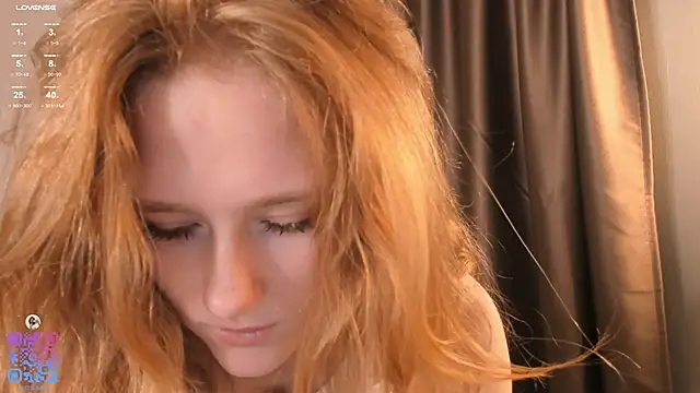 Snapshot of BreezeJam chatting on 13, 11, 2025 BreezeJam online show from 13, 11, 2025